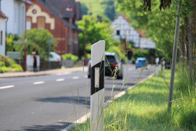 Durchfahrtsverkehr auf der Frankfurter Straße in Wirtheim (Foto: JGö)