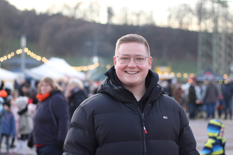 Philip Schinkel auf dem biebergemünder Weihnachtsmarkt